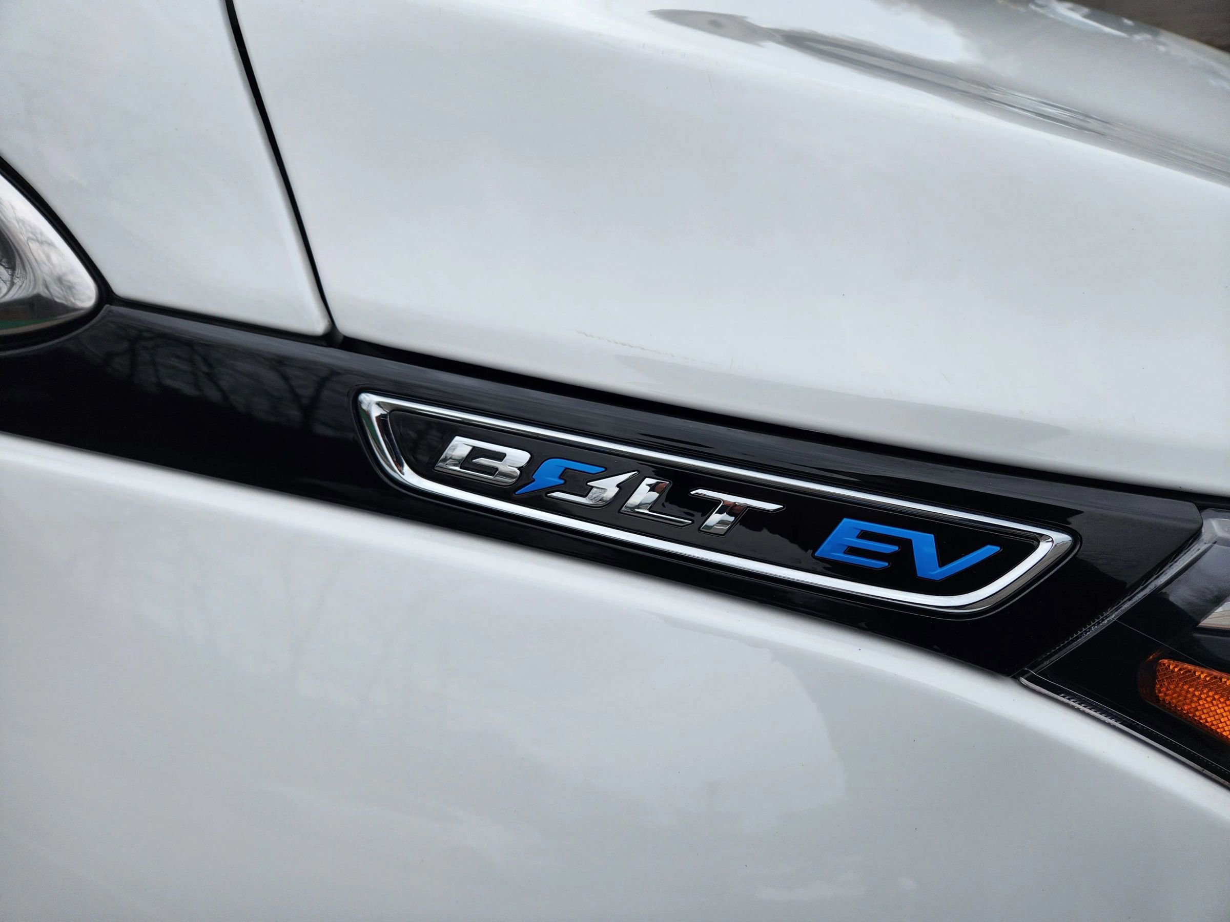 Used 2019 Chevrolet Bolt Premier w/ Infotainment Package image 7