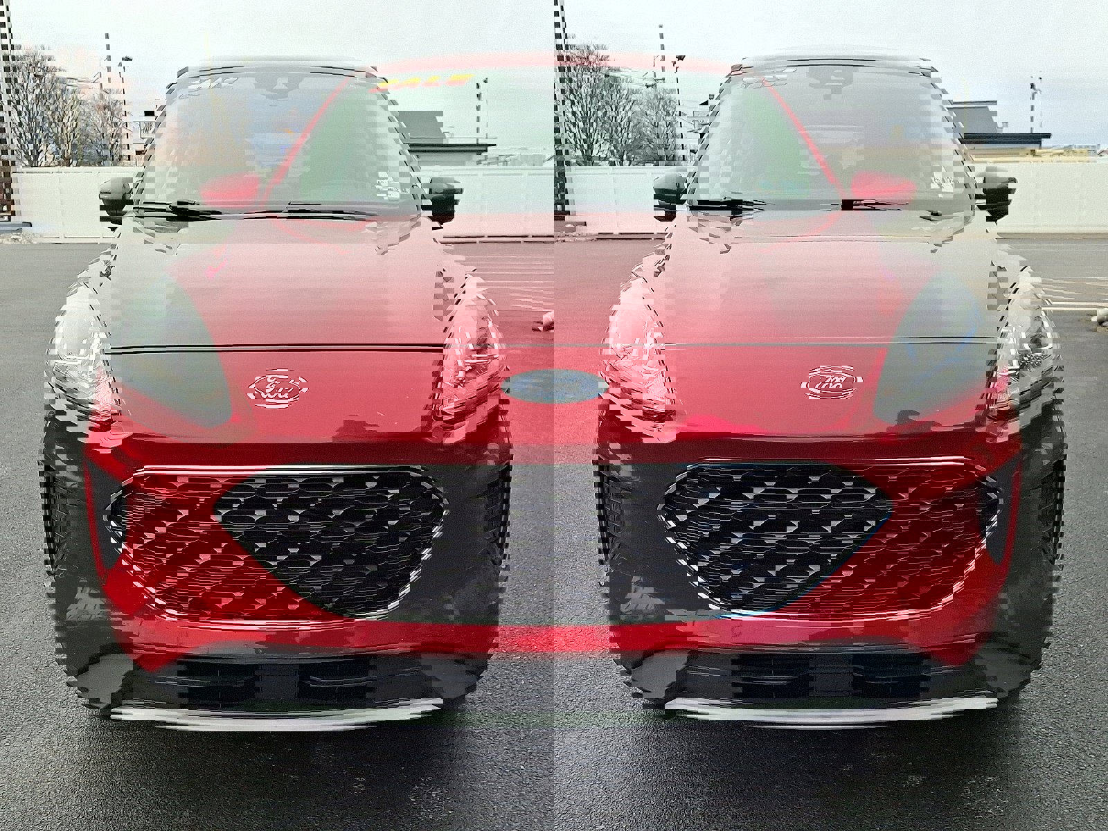 Used 2020 Ford Escape SE image 2