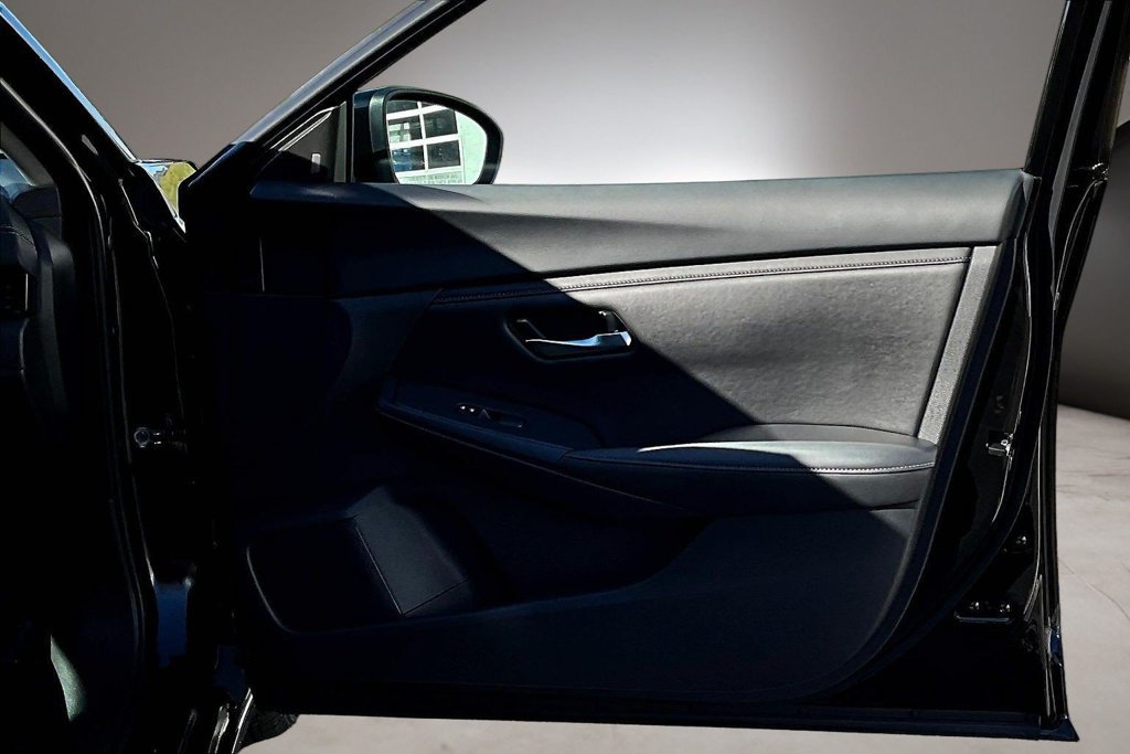 Certified 2023 Nissan Sentra SV FWD image 27