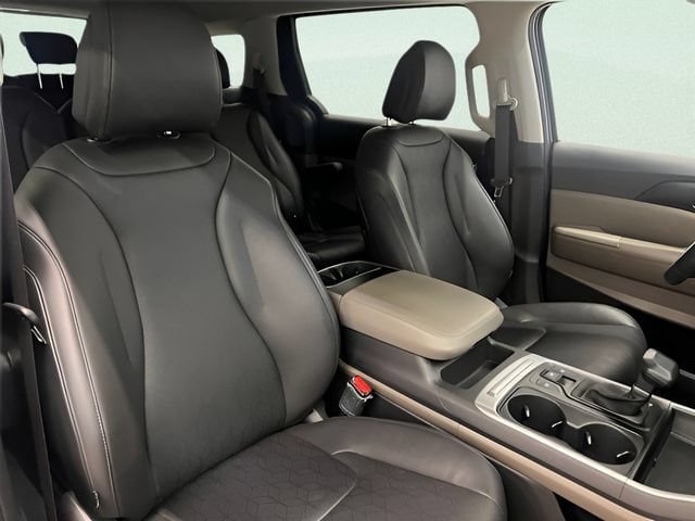Used 2026 Kia Carnival FWD image 18