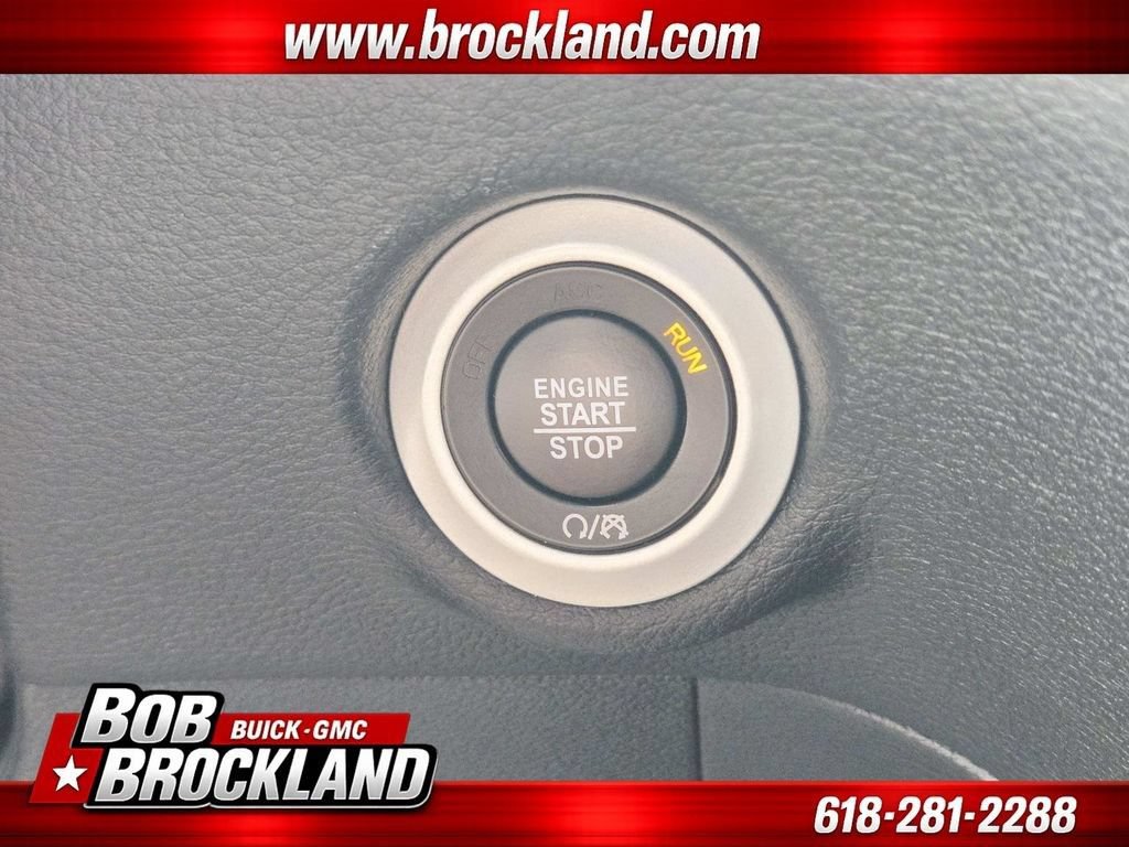 Used 2025 Chrysler Pacifica Limited FWD image 33