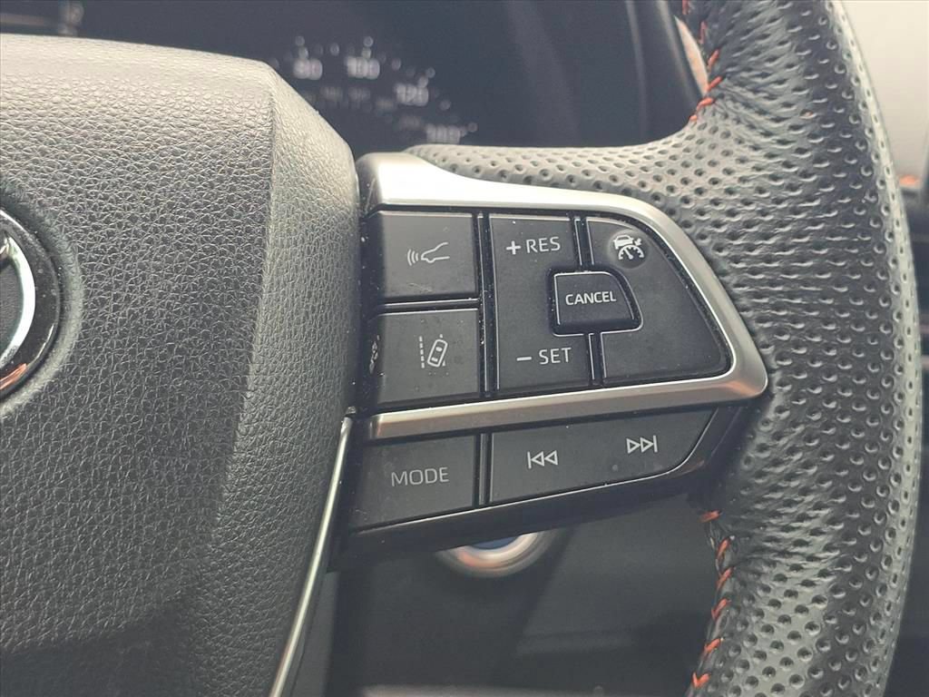 Used 2022 Toyota Sienna XSE FWD image 21