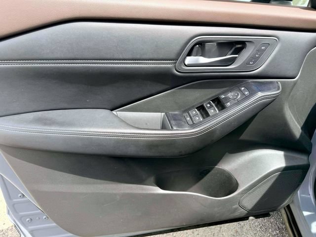 Used 2023 Nissan Rogue SL AWD/4WD image 19