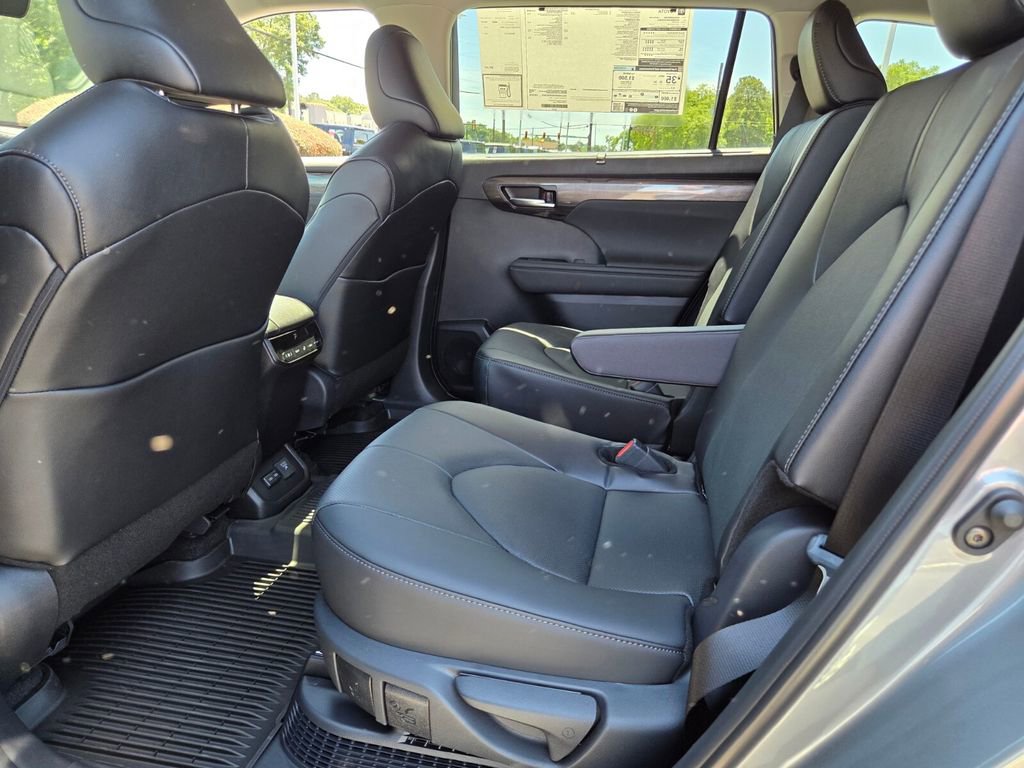 New 2026 Toyota Highlander Limited AWD/4WD image 6