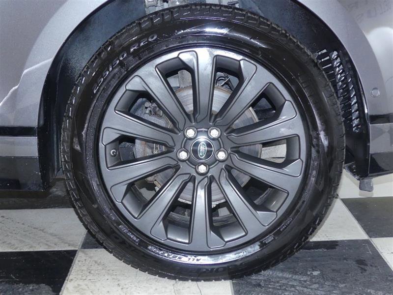 Used 2018 Land Rover Range Rover Velar R-Dynamic SE image 37