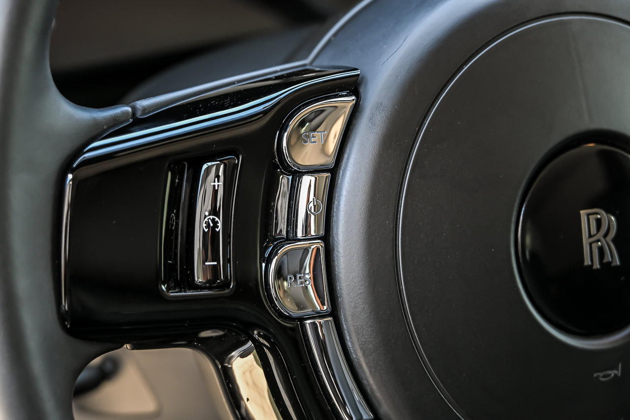 Used 2016 Rolls-Royce Dawn RWD image 29