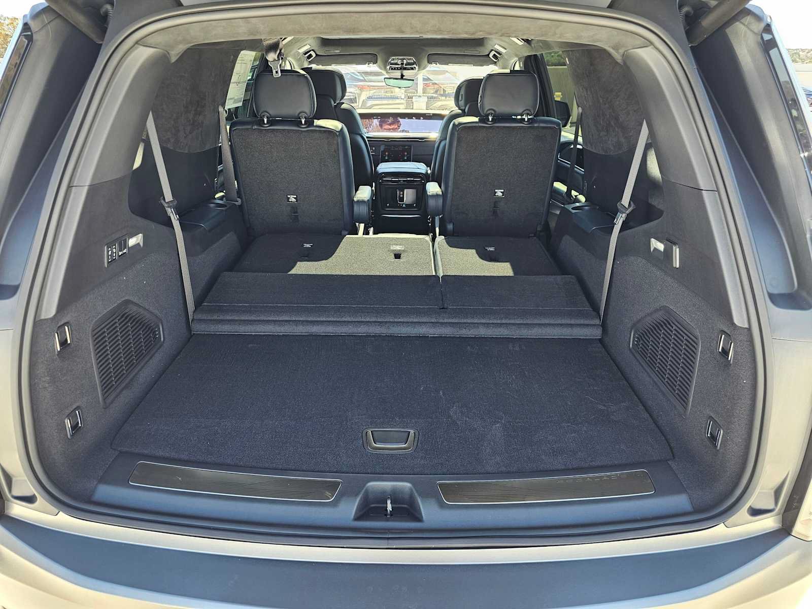 New 2026 Cadillac Escalade IQL Sport 2 w/ LPO, ONYX Package AWD/4WD image 16