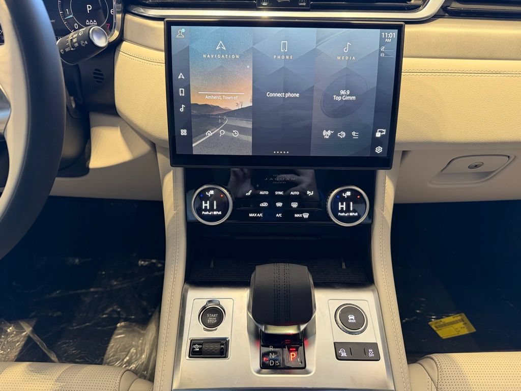 New 2025 Jaguar F-PACE R-Dynamic S AWD/4WD image 18