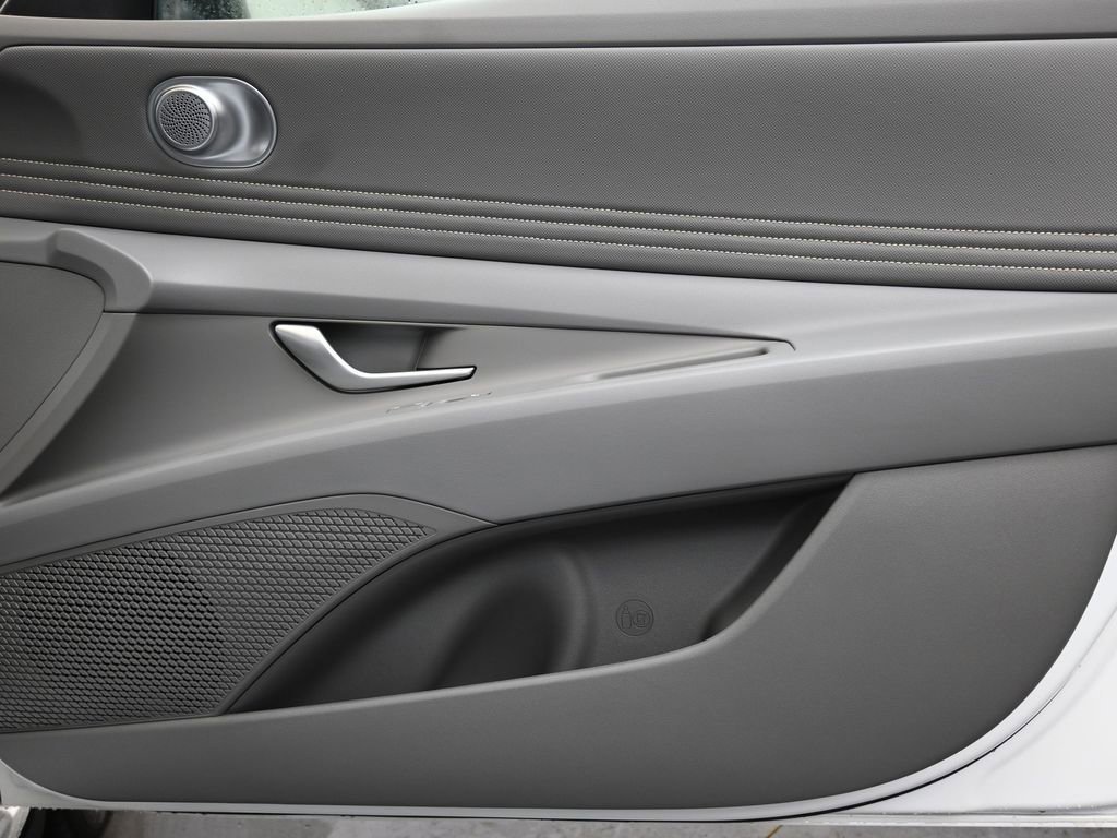 New 2026 Hyundai Elantra Sport image 11