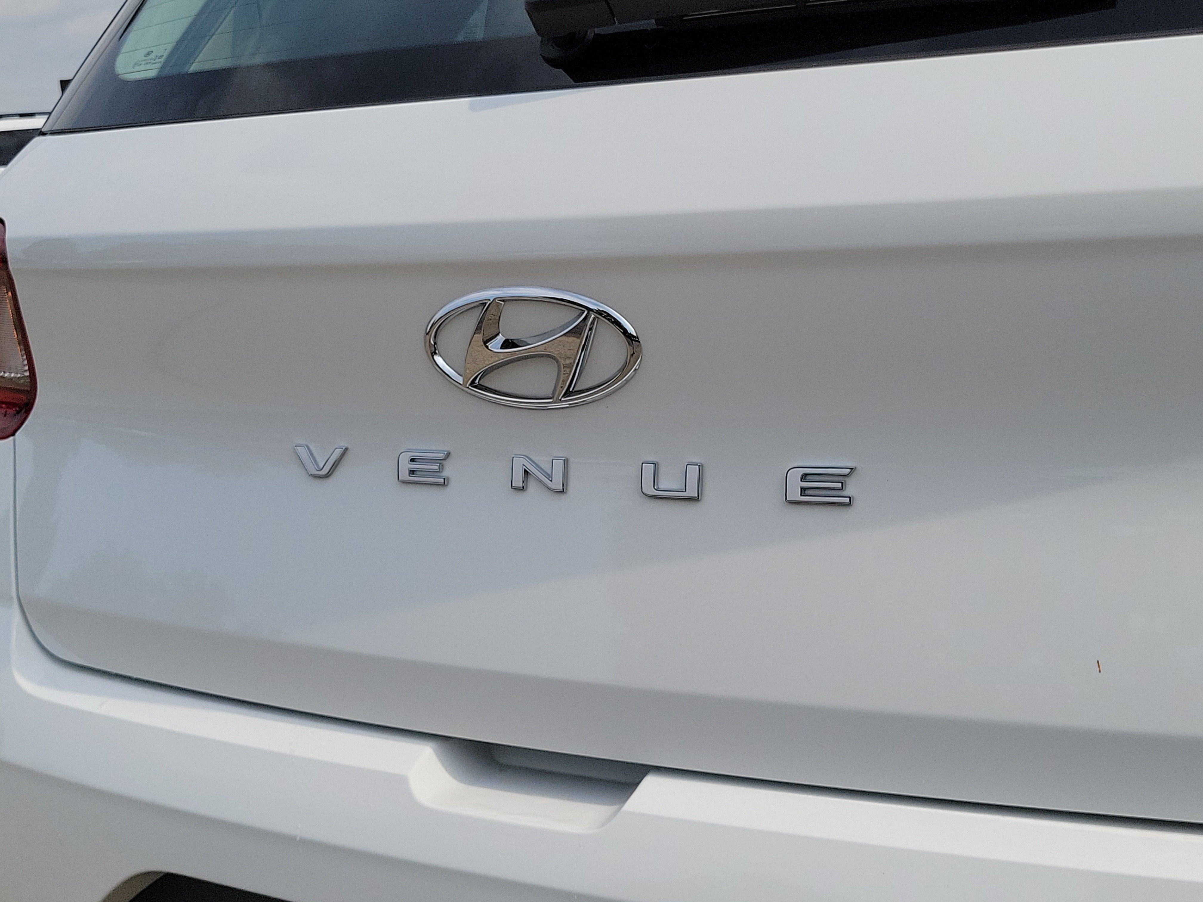 New 2026 Hyundai Venue SEL FWD image 6