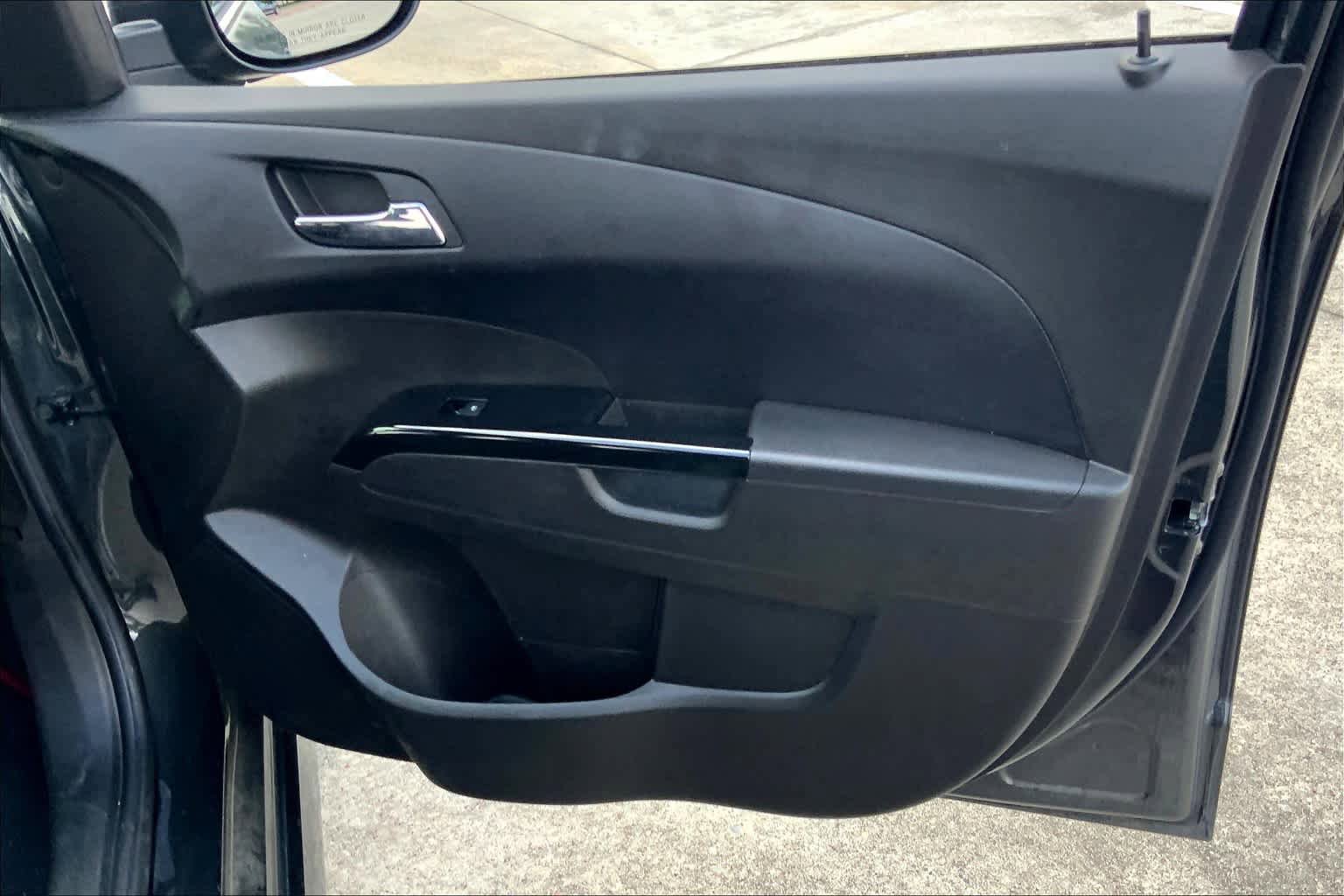 Used 2020 Chevrolet Sonic LT w/ RS Package FWD image 23