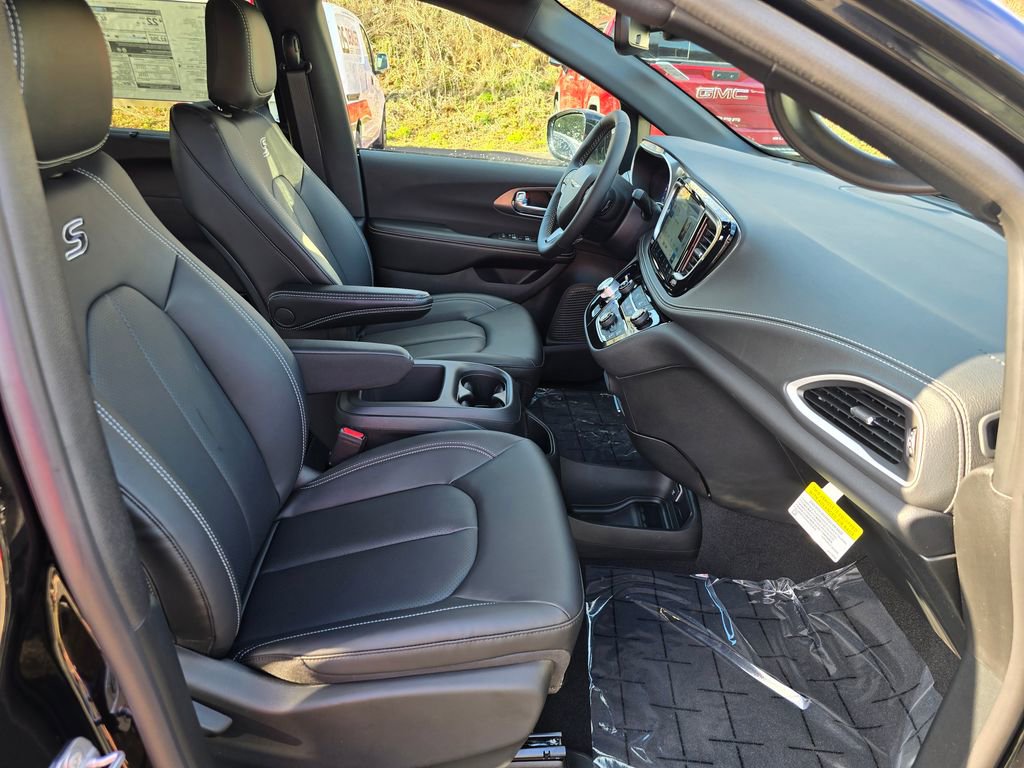 New 2026 Chrysler Pacifica Select image 25