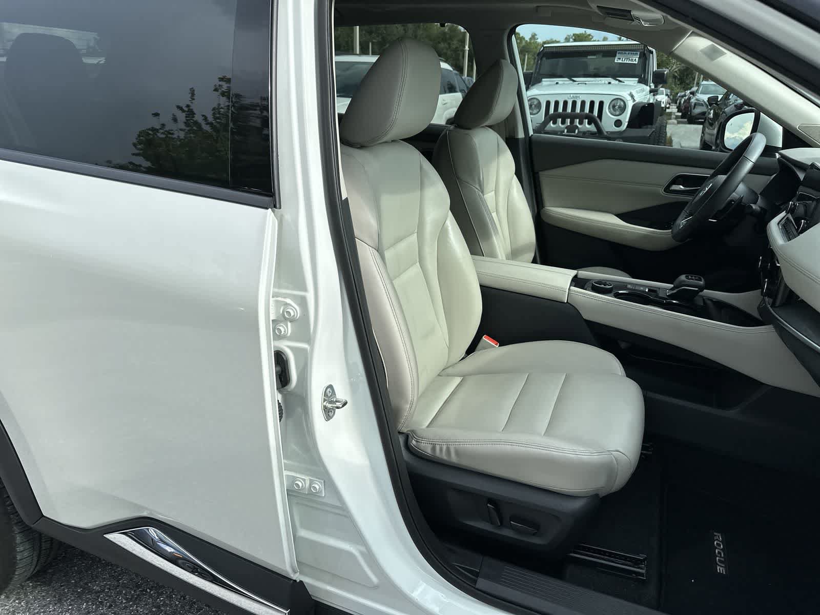 Used 2021 Nissan Rogue SL w/ Premium Package AWD/4WD image 9