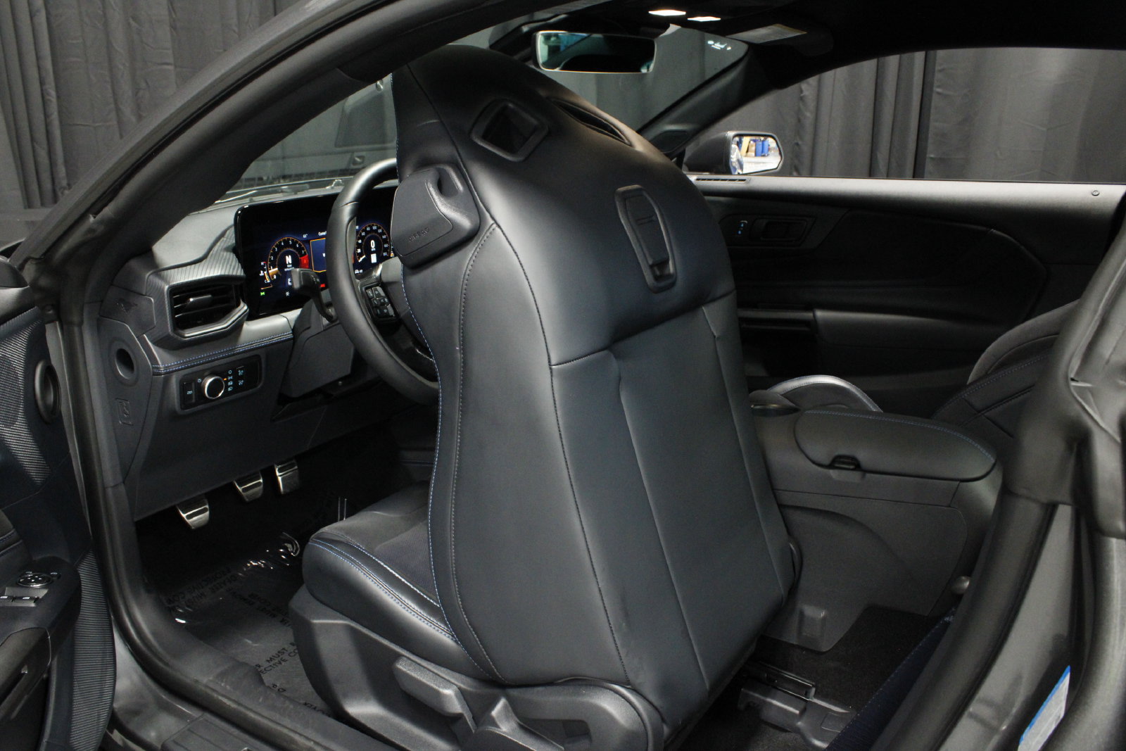 Used 2024 Ford Mustang Dark Horse RWD image 18