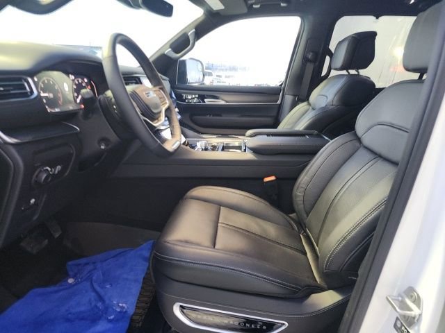 New 2026 Jeep Grand Wagoneer Summit AWD/4WD image 21