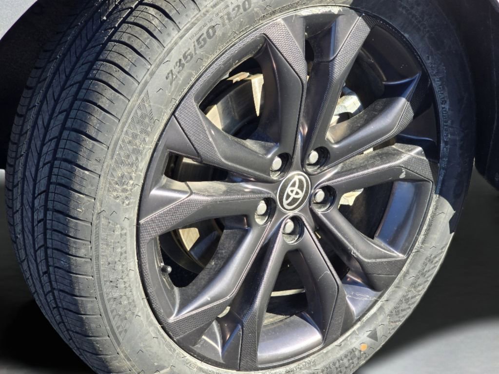 Used 2021 Toyota Sienna XSE FWD image 25