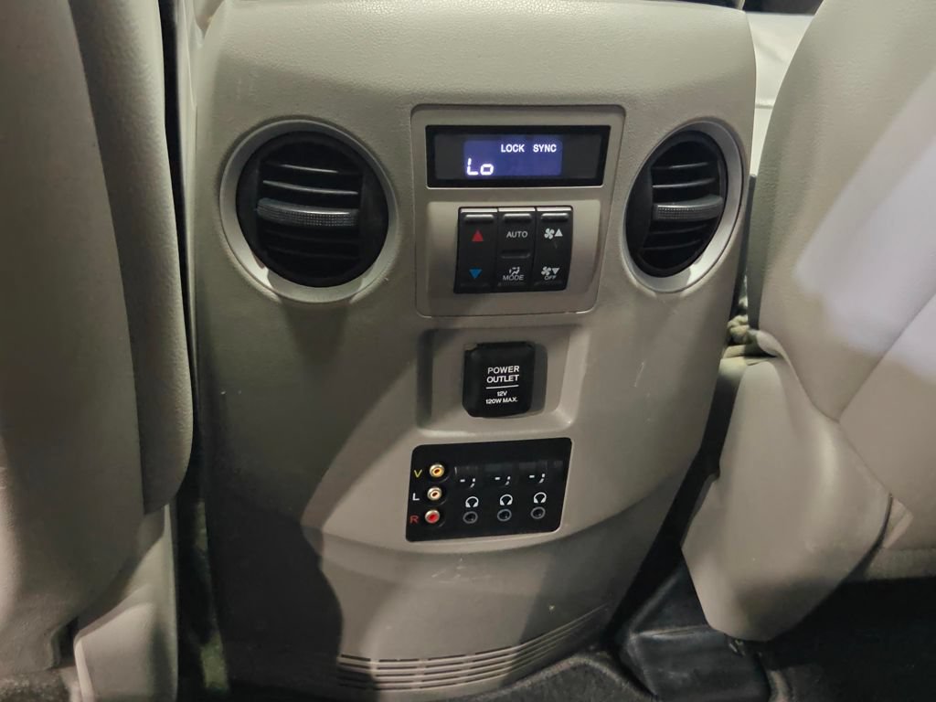 Used 2014 Honda Pilot Touring image 27