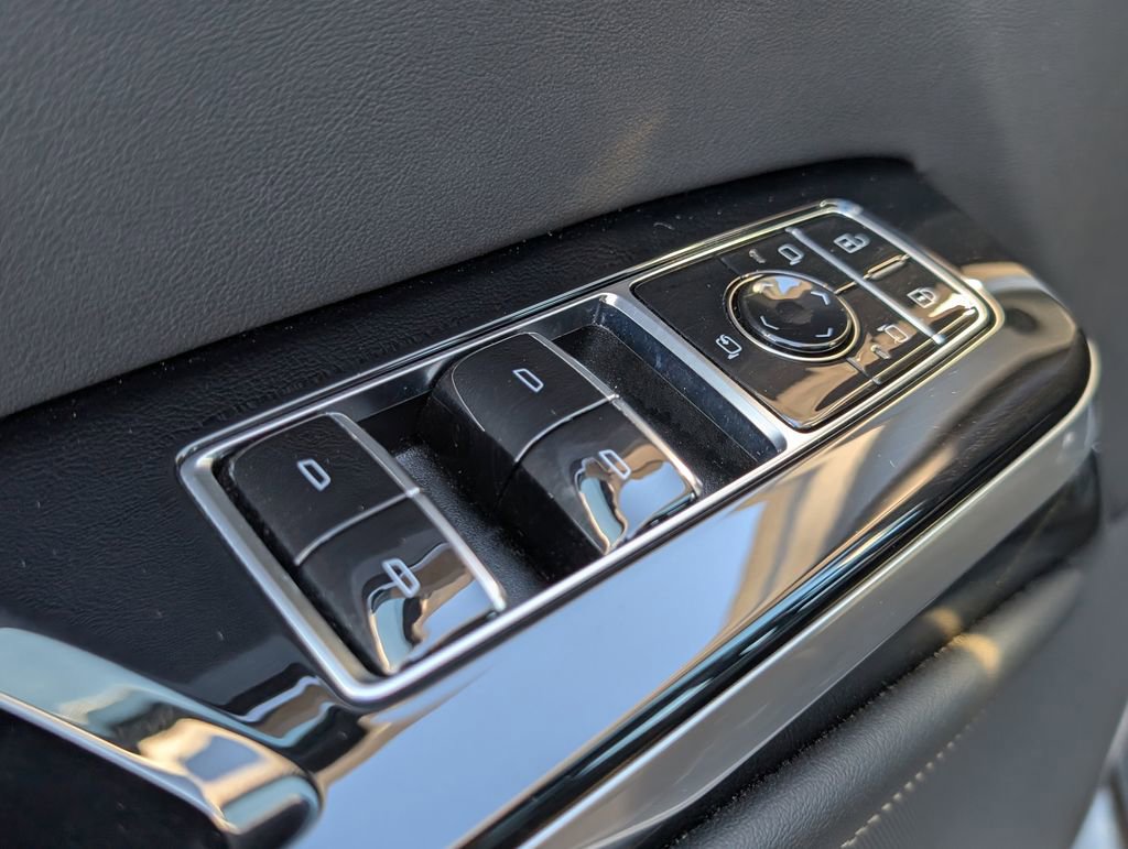 Certified 2025 Cadillac Escalade Premium Luxury image 13