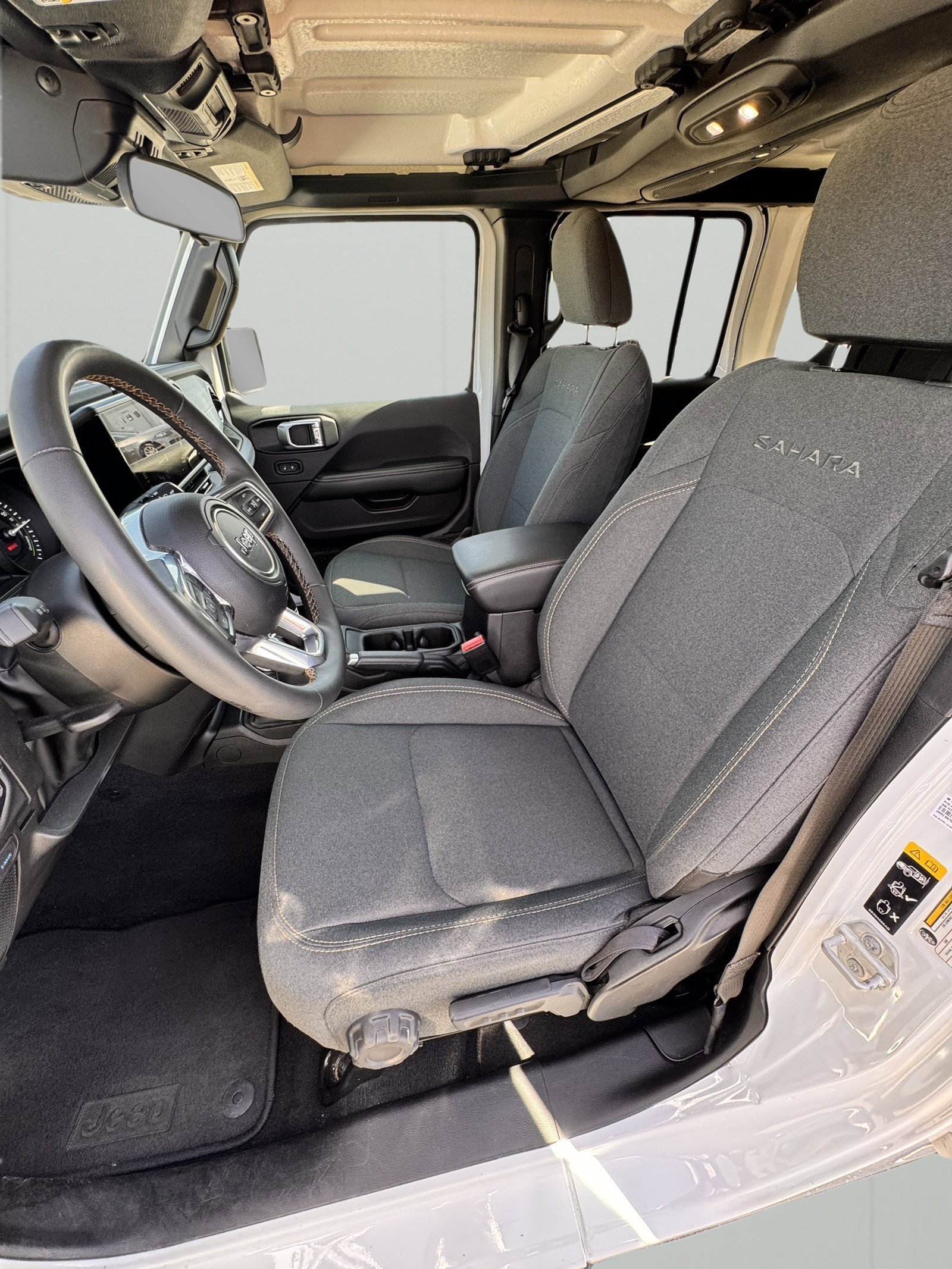 Used 2024 Jeep Wrangler Sahara image 3