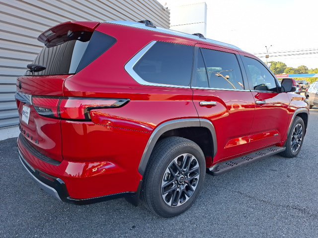 Used 2024 Toyota Sequoia Limited w/ Tow Technology Package RWD image 3