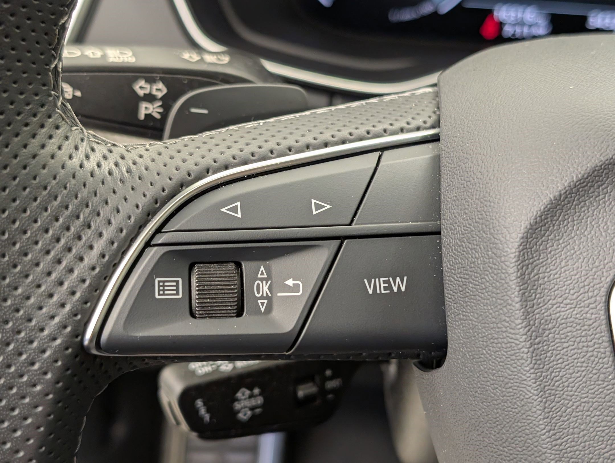 Used 2024 Audi SQ5 Premium Plus w/ Premium Plus Package image 18