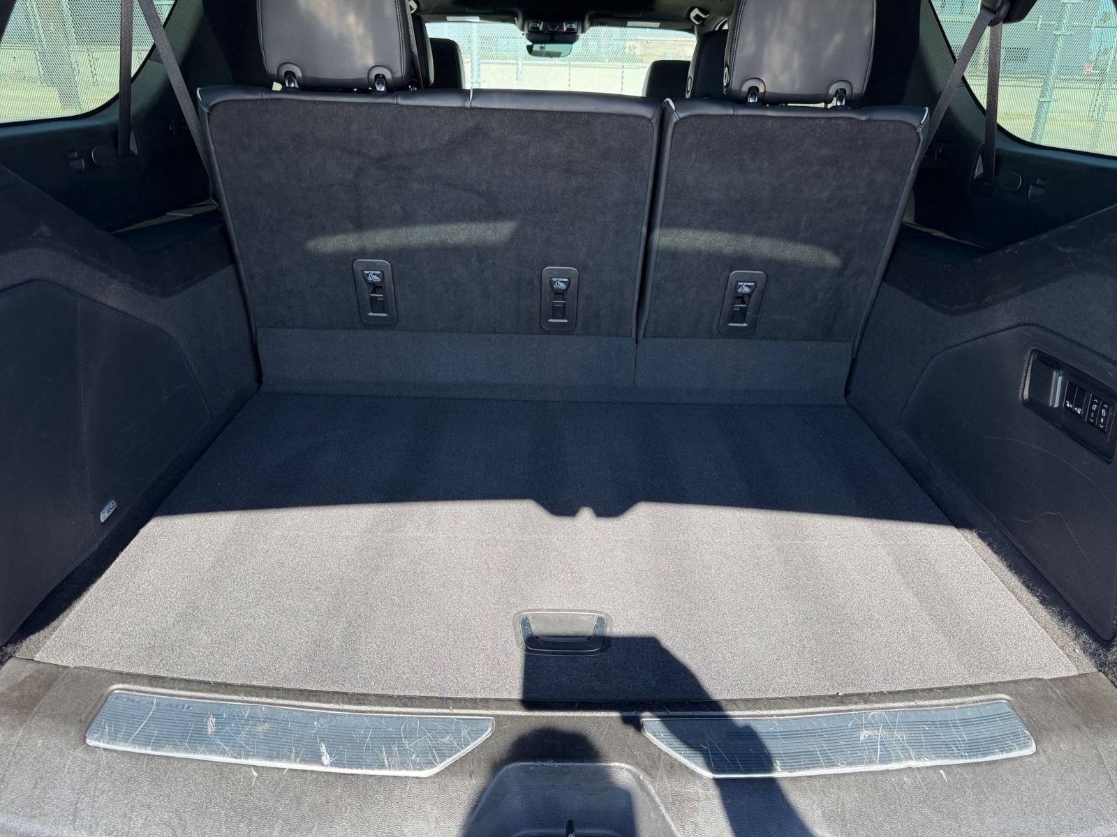 Used 2023 Cadillac Escalade ESV Sport AWD/4WD image 36