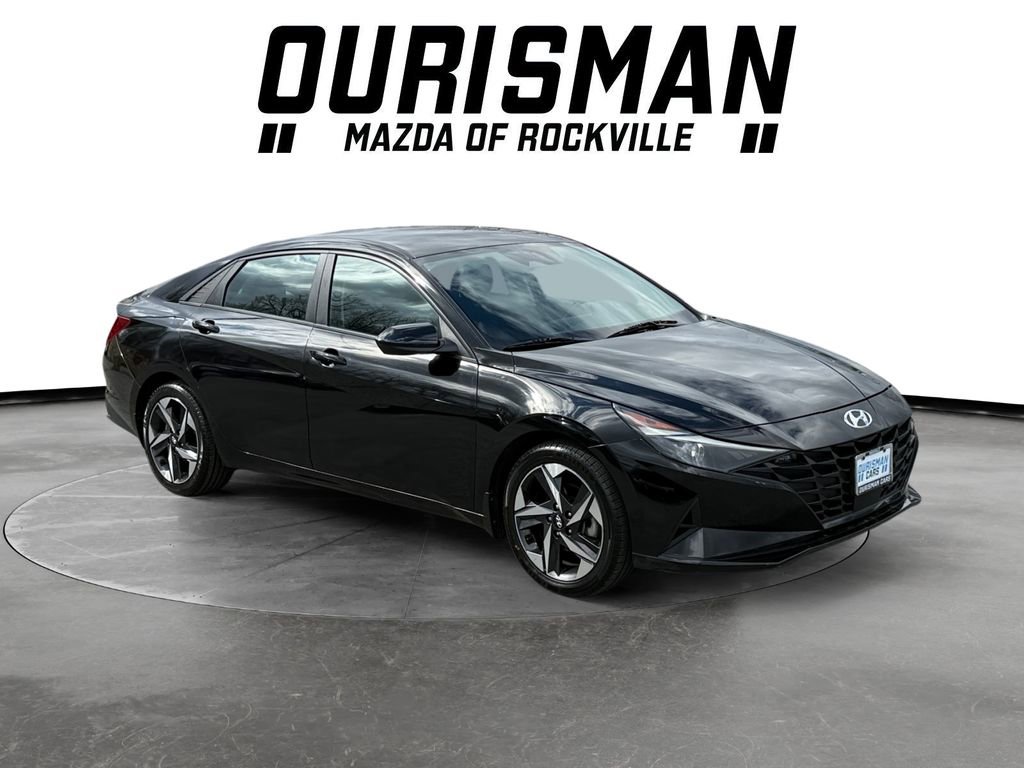 Used 2023 Hyundai Elantra SEL w/ Convenience Package image 1