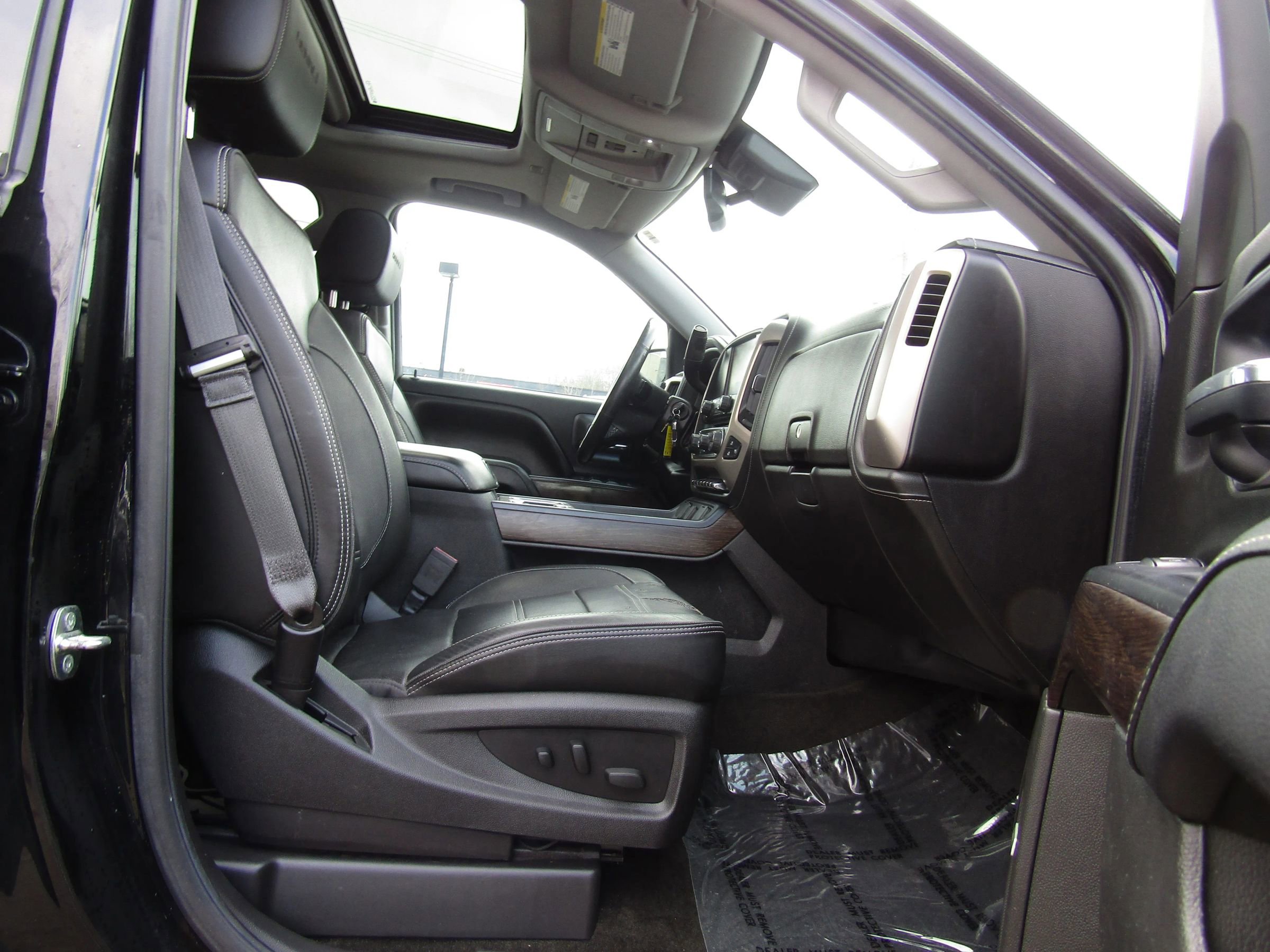 Used 2017 GMC Sierra 1500 Denali w/ Denali Ultimate Package AWD/4WD image 12