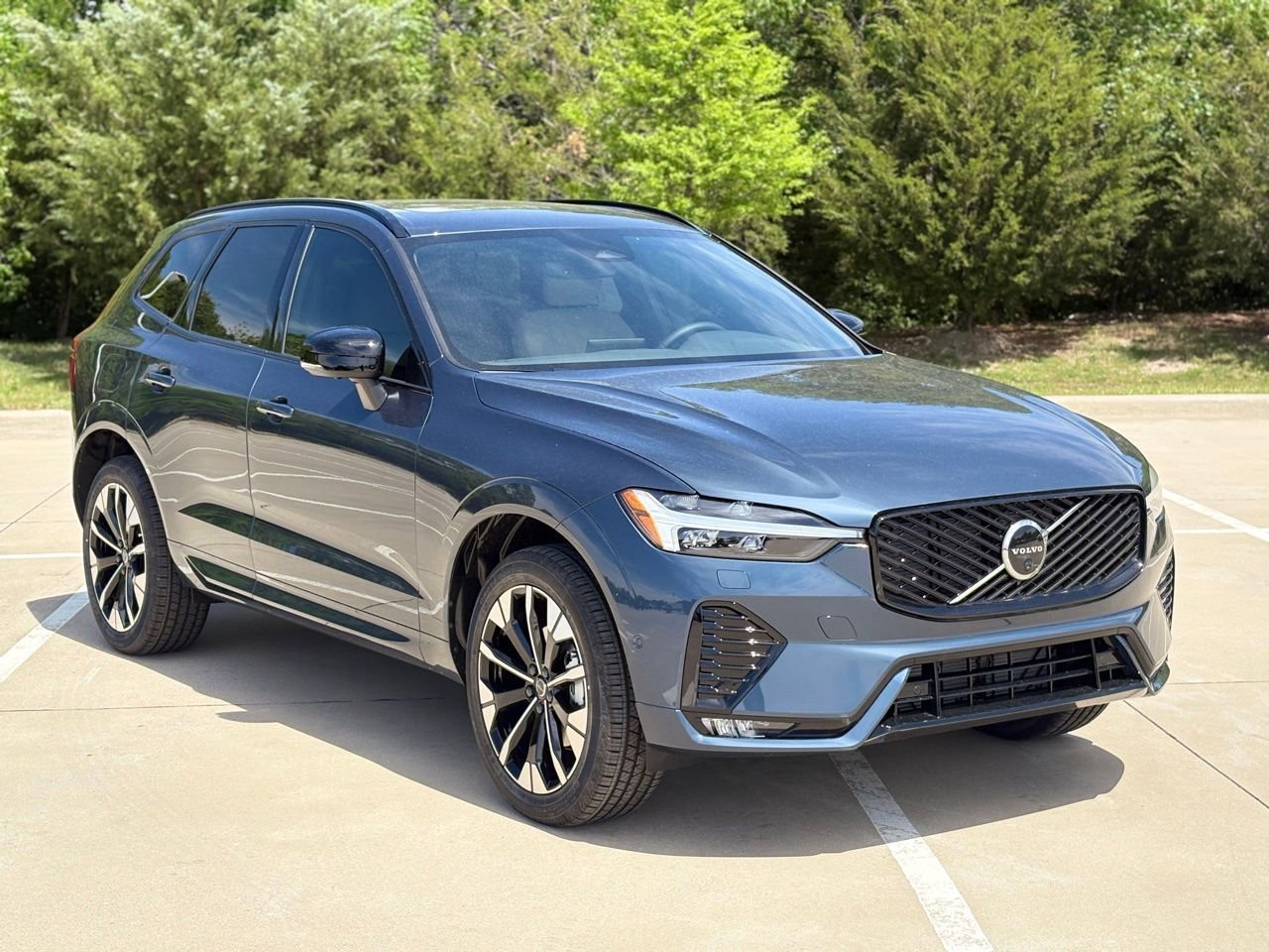 New 2026 Volvo XC60 B5 Plus AWD/4WD image 4