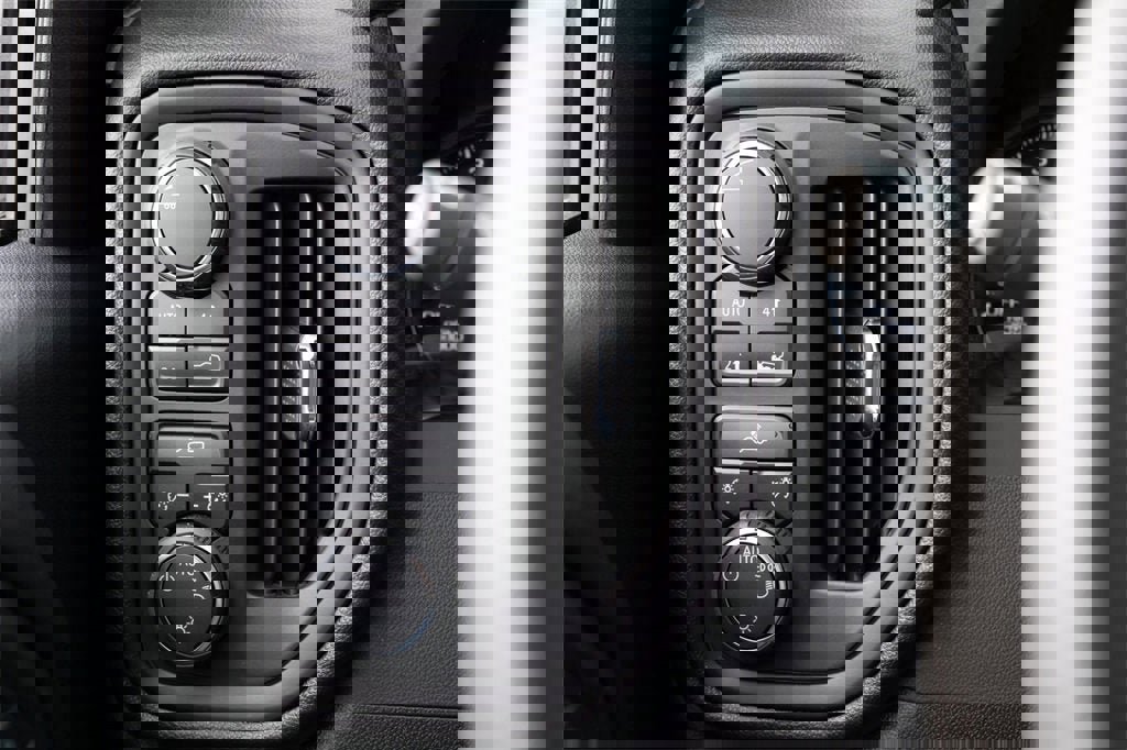 Used 2025 Chevrolet Silverado 1500 Custom w/ Rally Edition image 34