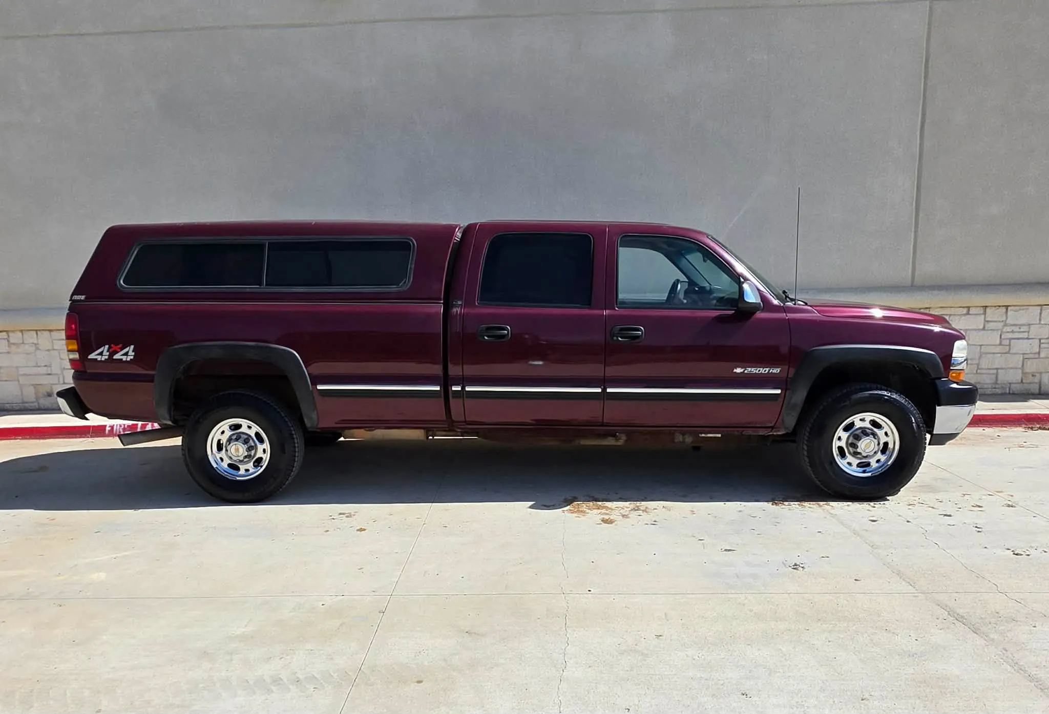 Used 2002 Chevrolet Silverado 2500 LS w/ Off-Road Skid Plate Pkg AWD/4WD image 2