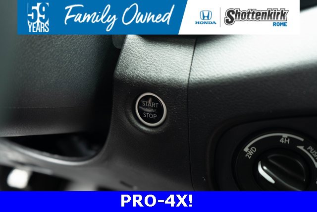 Used 2023 Nissan Frontier PRO-4X w/ Technology Package image 34