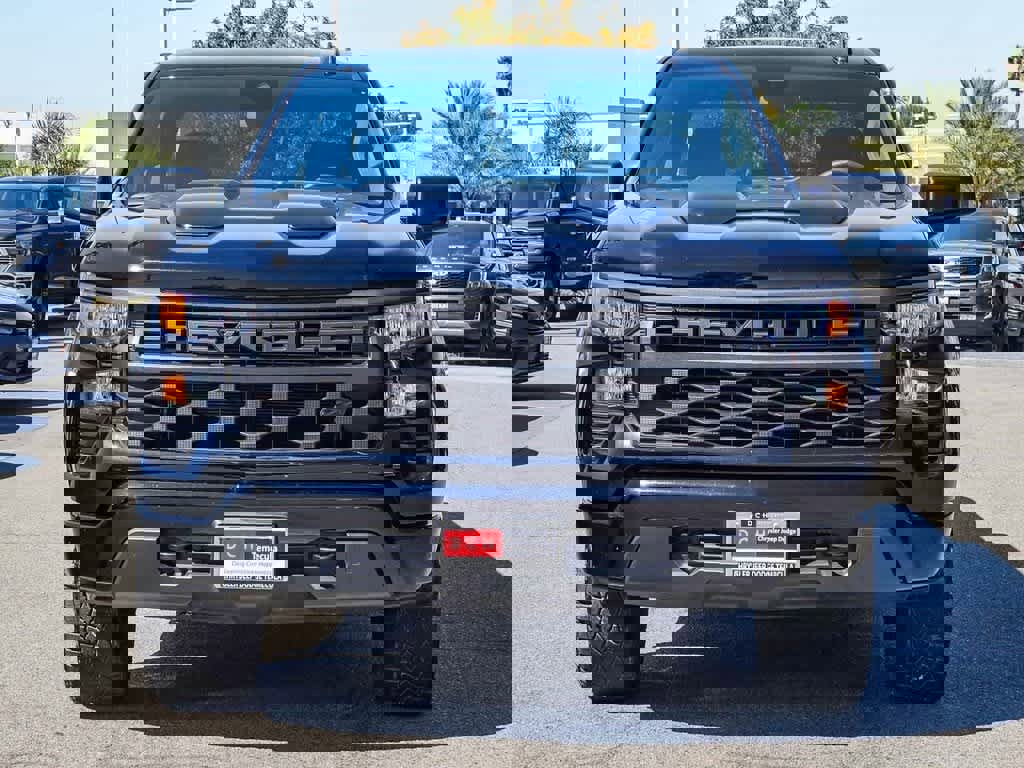 Used 2025 Chevrolet Silverado 1500 Custom Trail Boss w/ Dark Appearance Package image 2