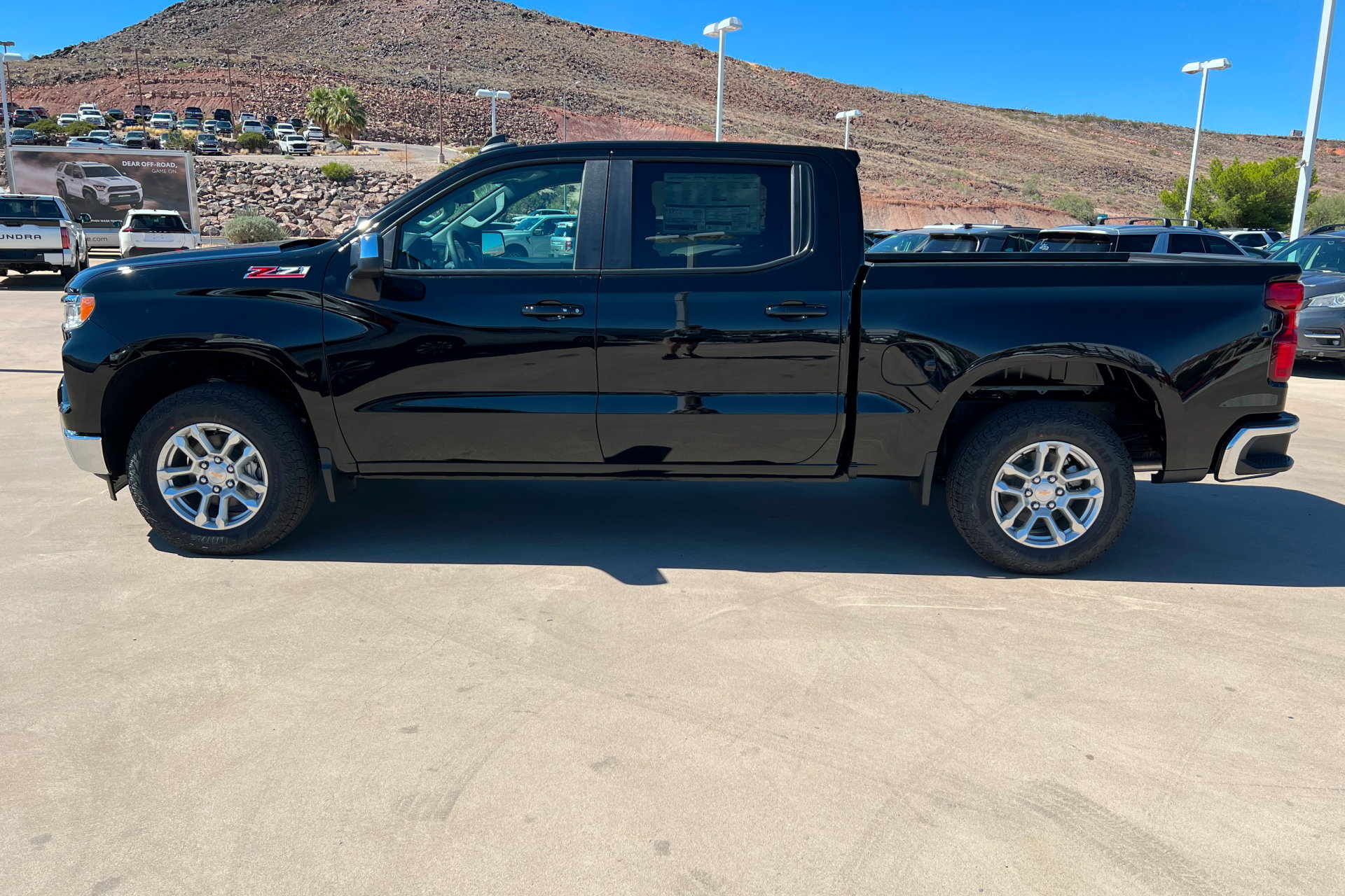 New 2026 Chevrolet Silverado 1500 LT w/ Z71 Off-Road Package AWD/4WD image 2