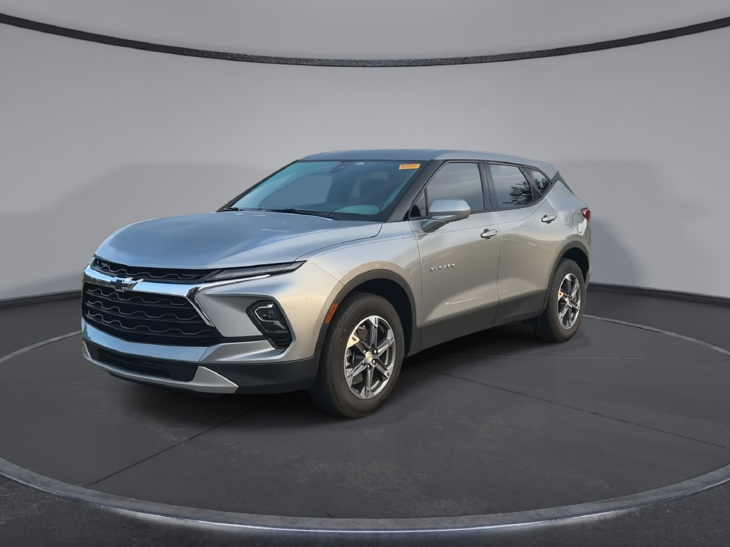 Used 2025 Chevrolet Blazer LT w/ Driver Confidence Package FWD image 4