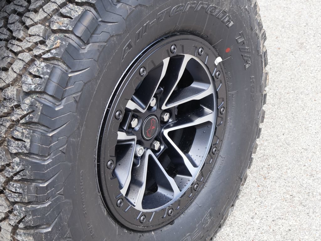 New 2026 Jeep Wrangler Unlimited Rubicon w/ Xtreme 35 Tire Package AWD/4WD image 39