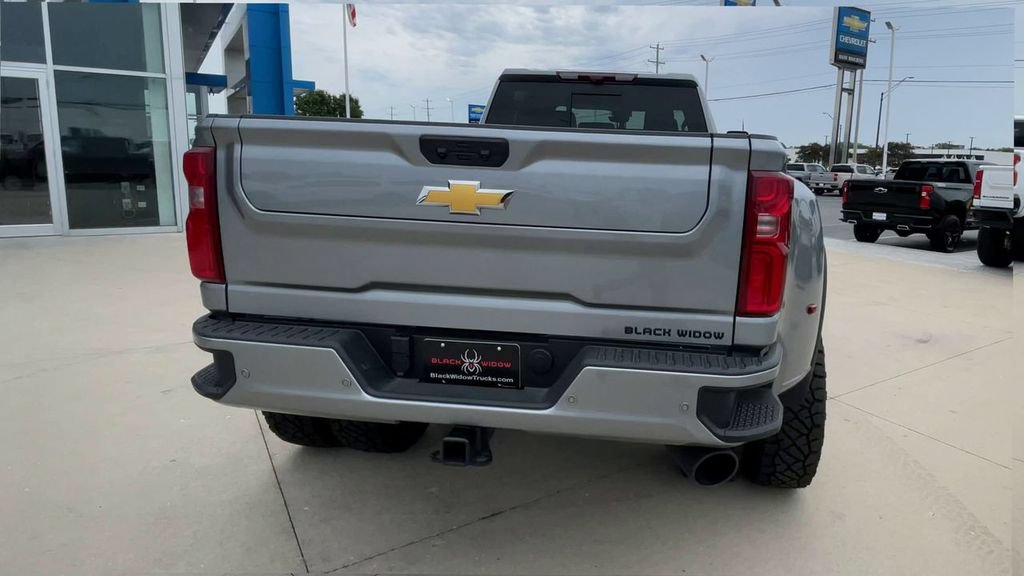 New 2026 Chevrolet Silverado 3500 High Country w/ High Country Premium Package AWD/4WD image 9
