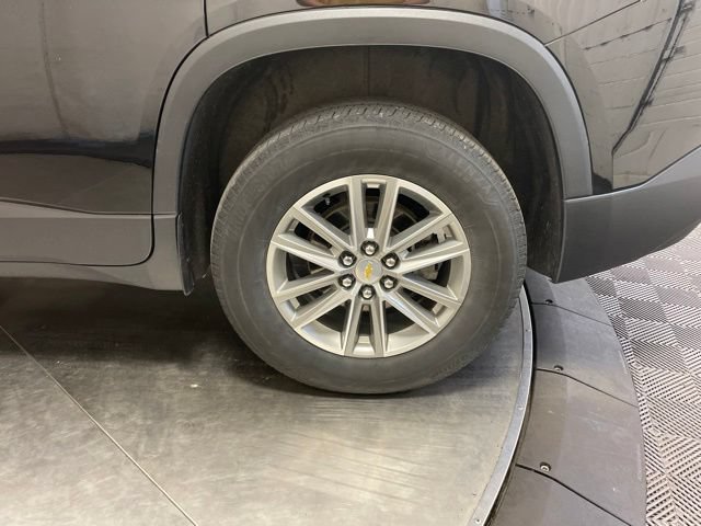 Used 2023 Chevrolet Traverse LT w/ LPO, Floor Liner Package AWD/4WD image 9