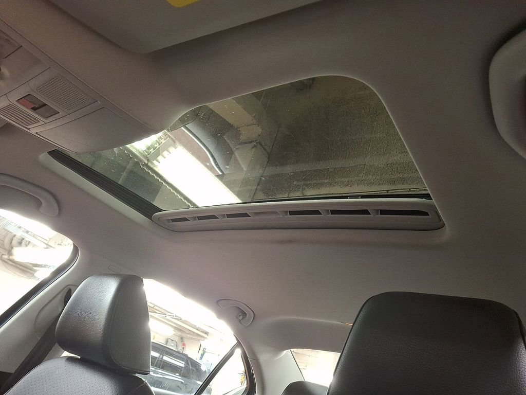 Used 2017 Volkswagen Jetta SE image 12