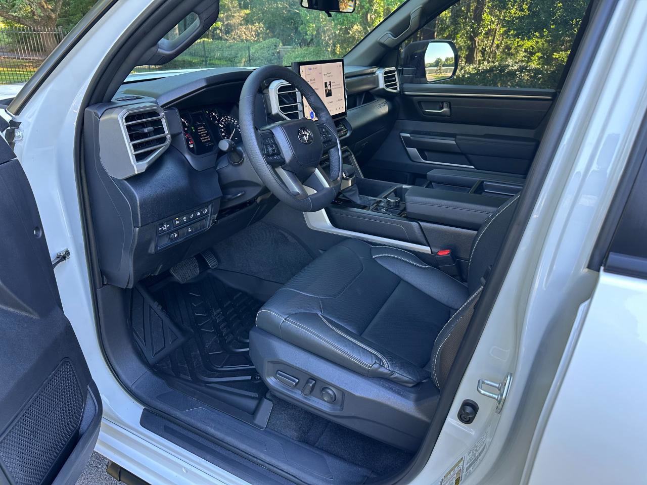 Used 2026 Toyota Tundra SR5 w/ SR5 Premium Package AWD/4WD image 10
