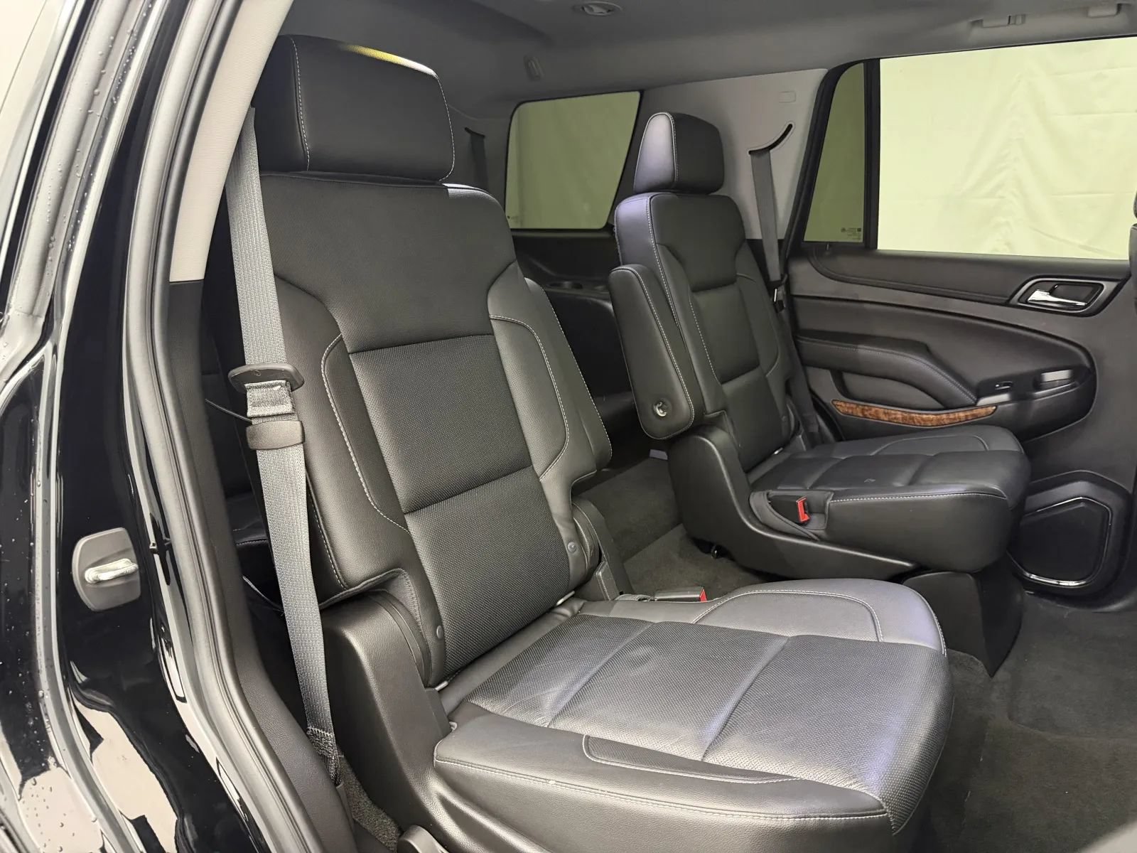Used 2018 Chevrolet Tahoe Premier AWD/4WD image 31