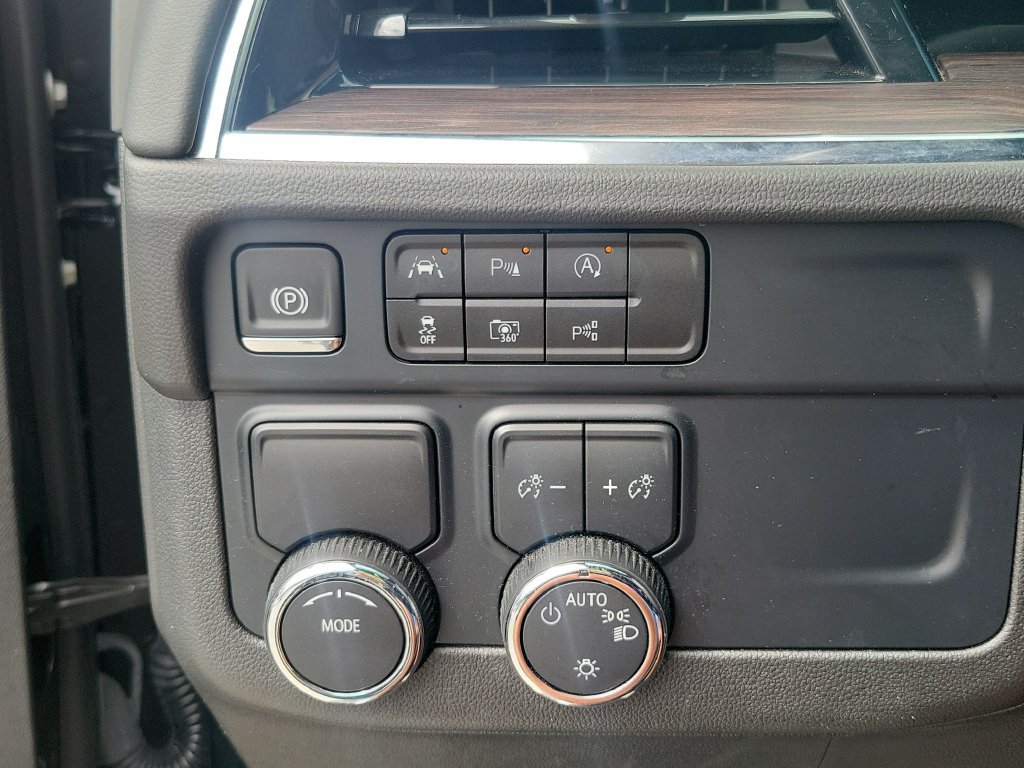 Used 2025 Chevrolet Tahoe LT RWD image 30
