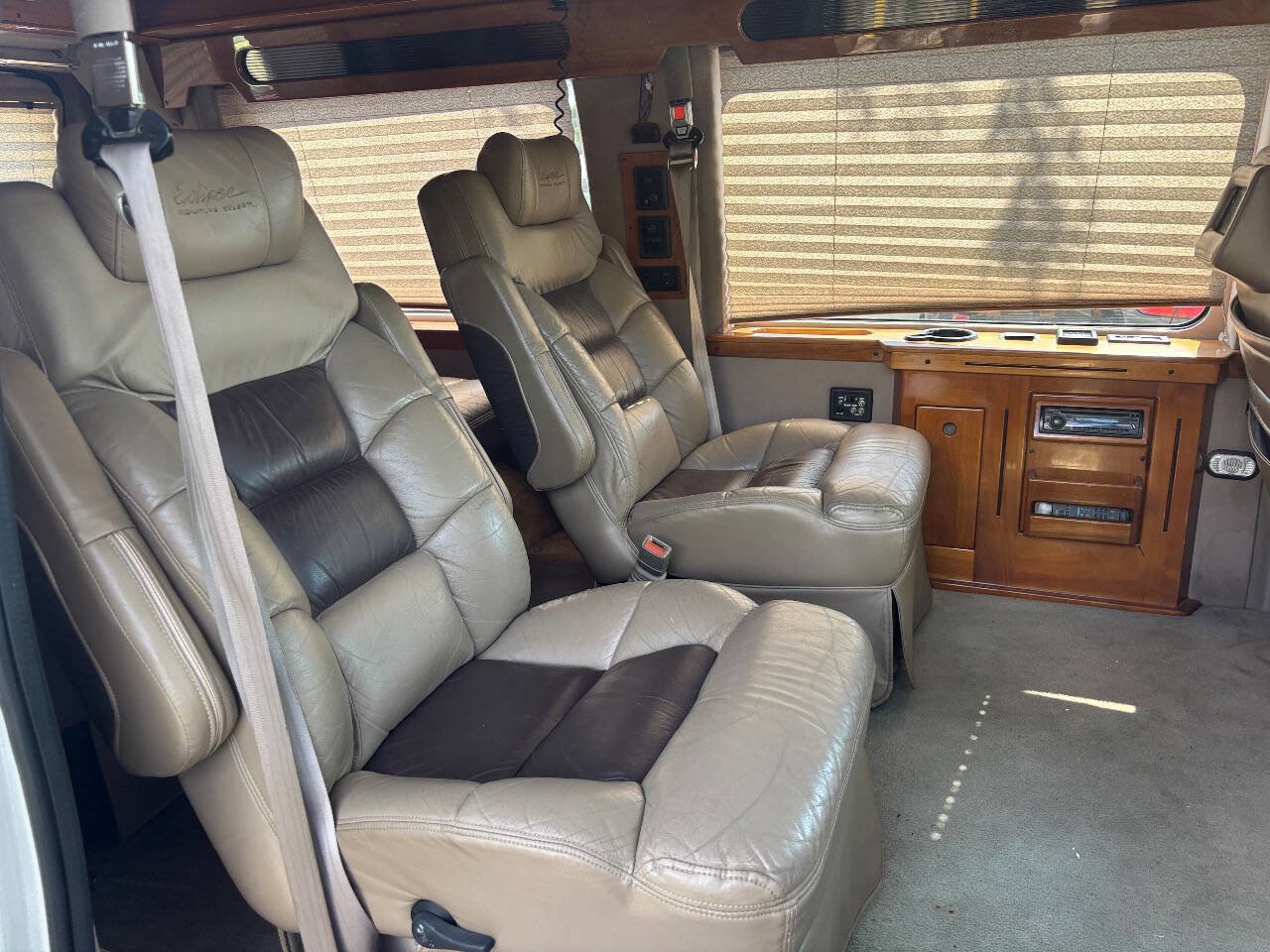 Used 1999 Ford E-250 and Econoline 250 RWD image 12