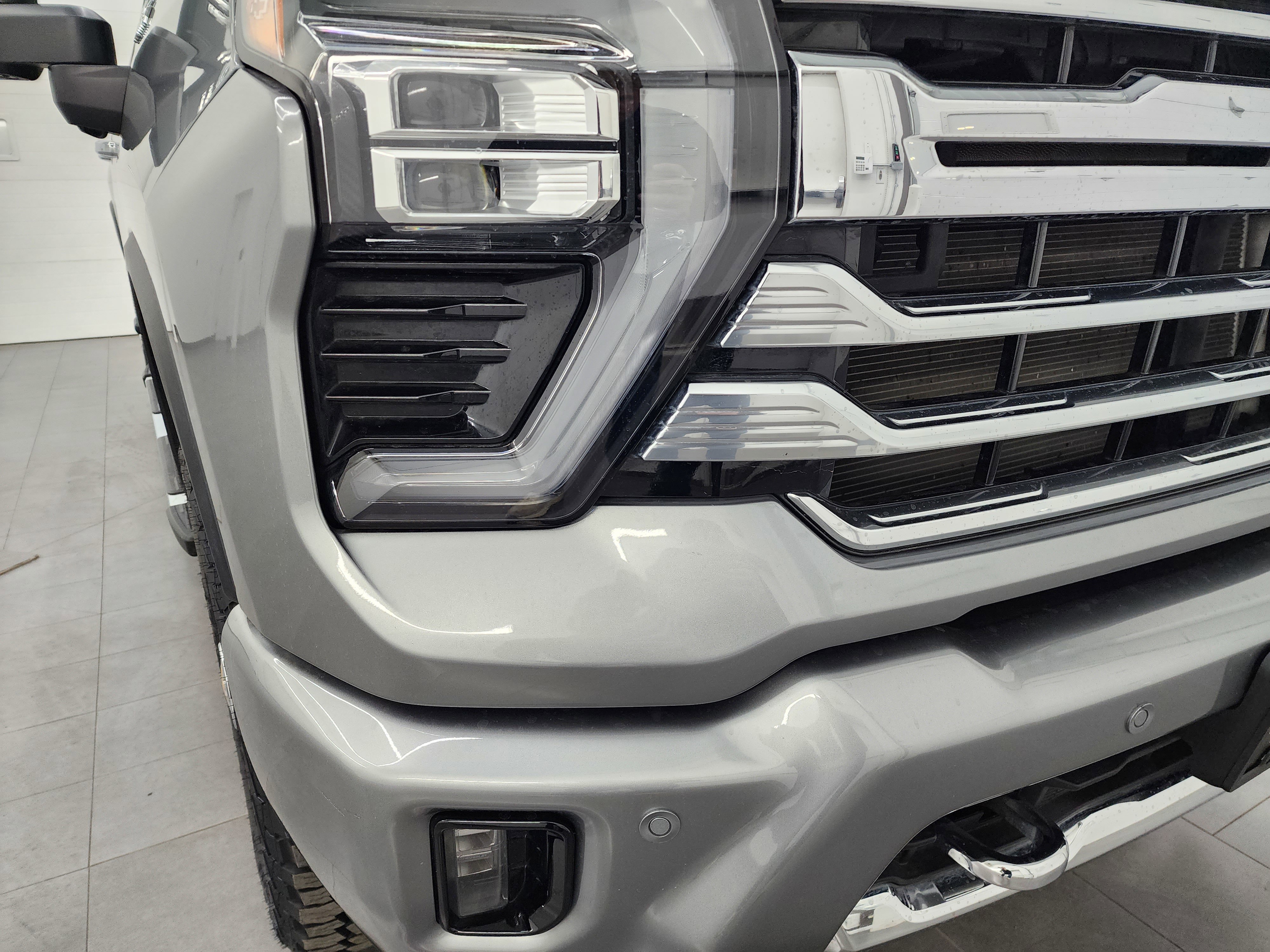 Used 2024 Chevrolet Silverado 3500 High Country w/ High Country Premium Package AWD/4WD image 28
