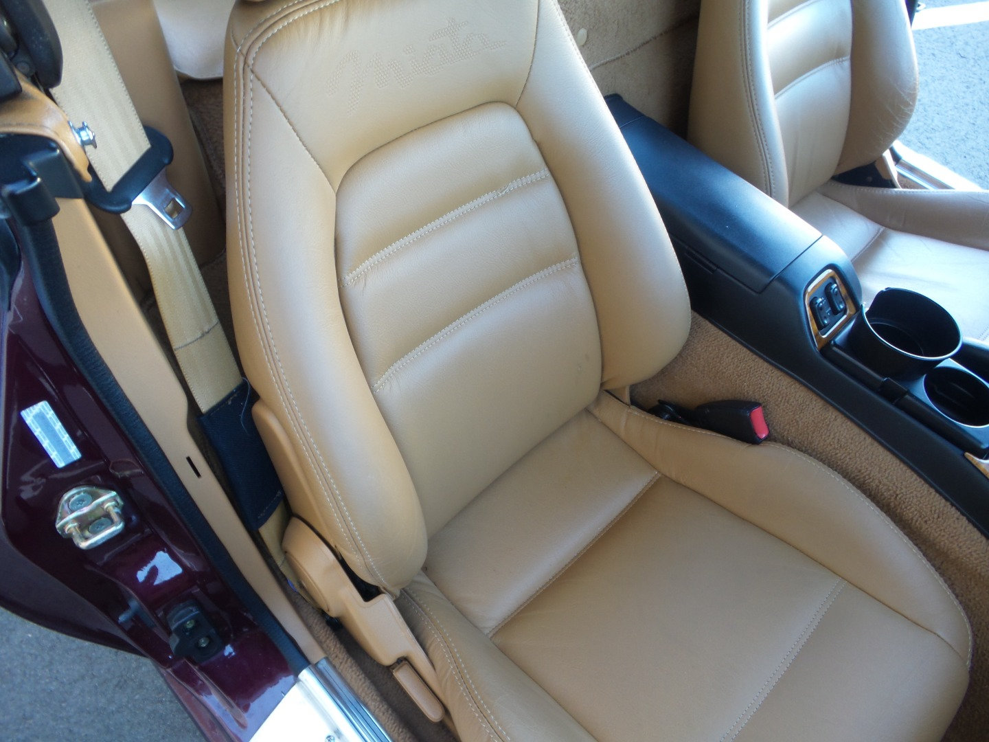 Used 1995 MAZDA MX-5 Miata RWD image 30