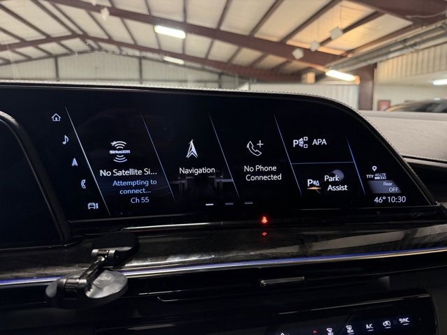 Used 2022 Cadillac Escalade Premium Luxury image 17