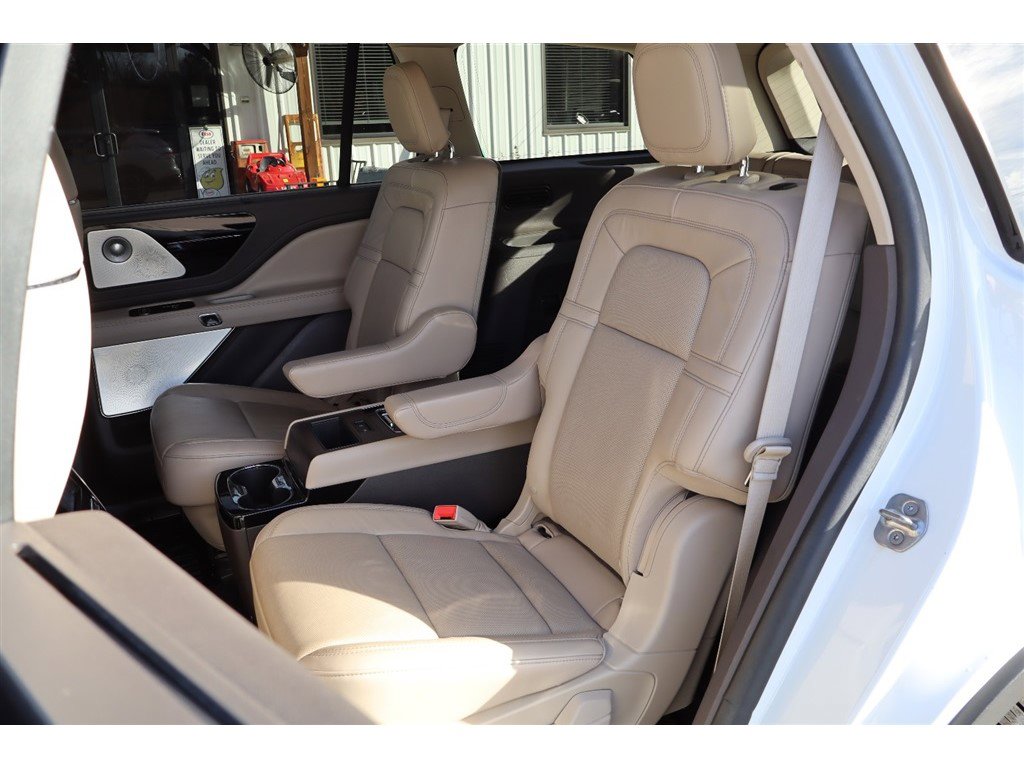 Used 2022 Lincoln Aviator Reserve w/ Equipment Group 201A image 12