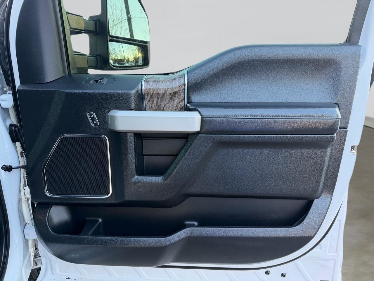 Used 2019 Ford F250 Lariat w/ Lariat Ultimate Package image 56