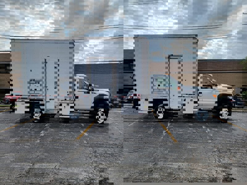 Used 2016 Ford F550 2WD Regular Cab Super Duty image 6
