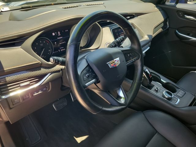 Used 2022 Cadillac XT4 Sport FWD image 17